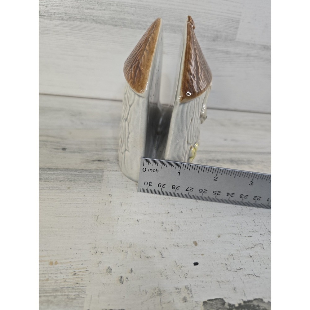 Vintage Ceramic Squirrel Cottage Napkin Holder Thatched Roof House 4.5" - Picture 6 of 6